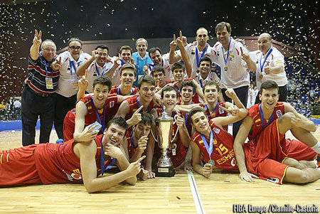 El baloncesto de Torrelodones celebra el oro europeo