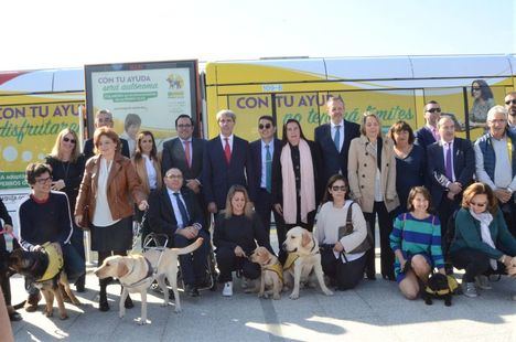 Campaña de concienciación en Metro Ligero sobre los perros guía