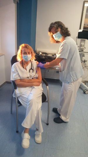 Comienza la vacunación contra el COVID19 de los profesionales sanitarios del Hospital de Guadarrama