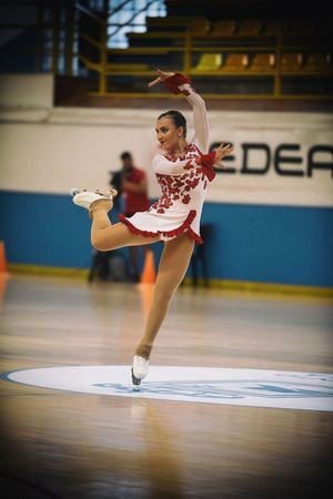 Paula Romaguera, del Club La Vida Sobre Ruedas de Torrelodones, en el Campeonato de Europa de Patinaje Artístico en línea