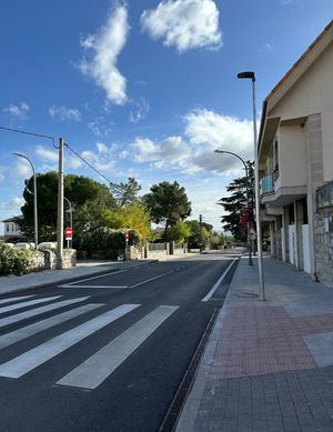 Finalizan los trabajos de asfaltado e iluminación de la M-618 en Hoyo de Manzanares