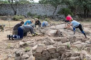 El Yacimiento de La Cabilda, en Hoyo, celebra el fin de la campaña de excavaciones con una Jornada de Puertas Abiertas