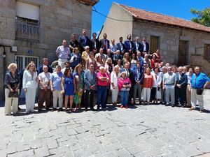 Collado Villalba reúne a unos 60 concejales y alcaldes de la Democracia para conmemorar los 300 años de la Piedra del Concejo