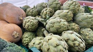 Productos de cercanía en el mercado ‘De la Tierra Madrileña al Plato’, que se celebra en Moralzarzal