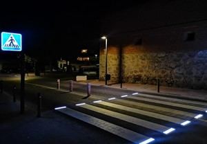 Valdemorillo instala pasos de peatones luminosos para mejorar la seguridad vial