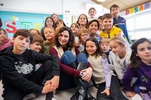 Isabel Díaz Ayuso visita el CEIP Los Jarales de Las Rozas, uno de los colegios que impartirán 1º y 2º de la ESO desde el próximo curso