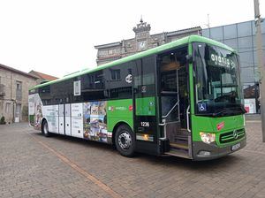 Un autobús del Grupo Avanza promocionará los atractivos turísticos de Collado Villalba durante el próximo año