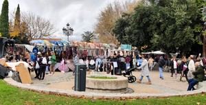 La Plaza de la Estación de Collado Villalba acoge una nueva edición del ‘Mercadillo de los Caprichos’