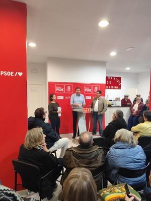 El ministro de Transportes, Óscar Puente, visita la sede del PSOE de El Escorial