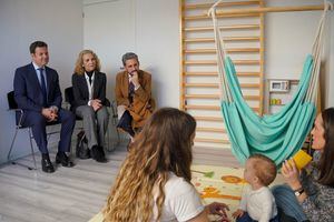 La Infanta Doña Elena visitó en Las Rozas las instalaciones de la Fundación SYEI